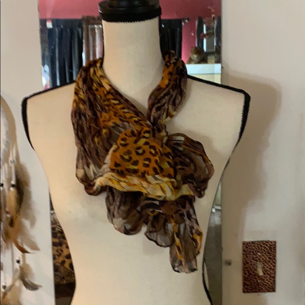 🌻🌻Cheetah print scarf